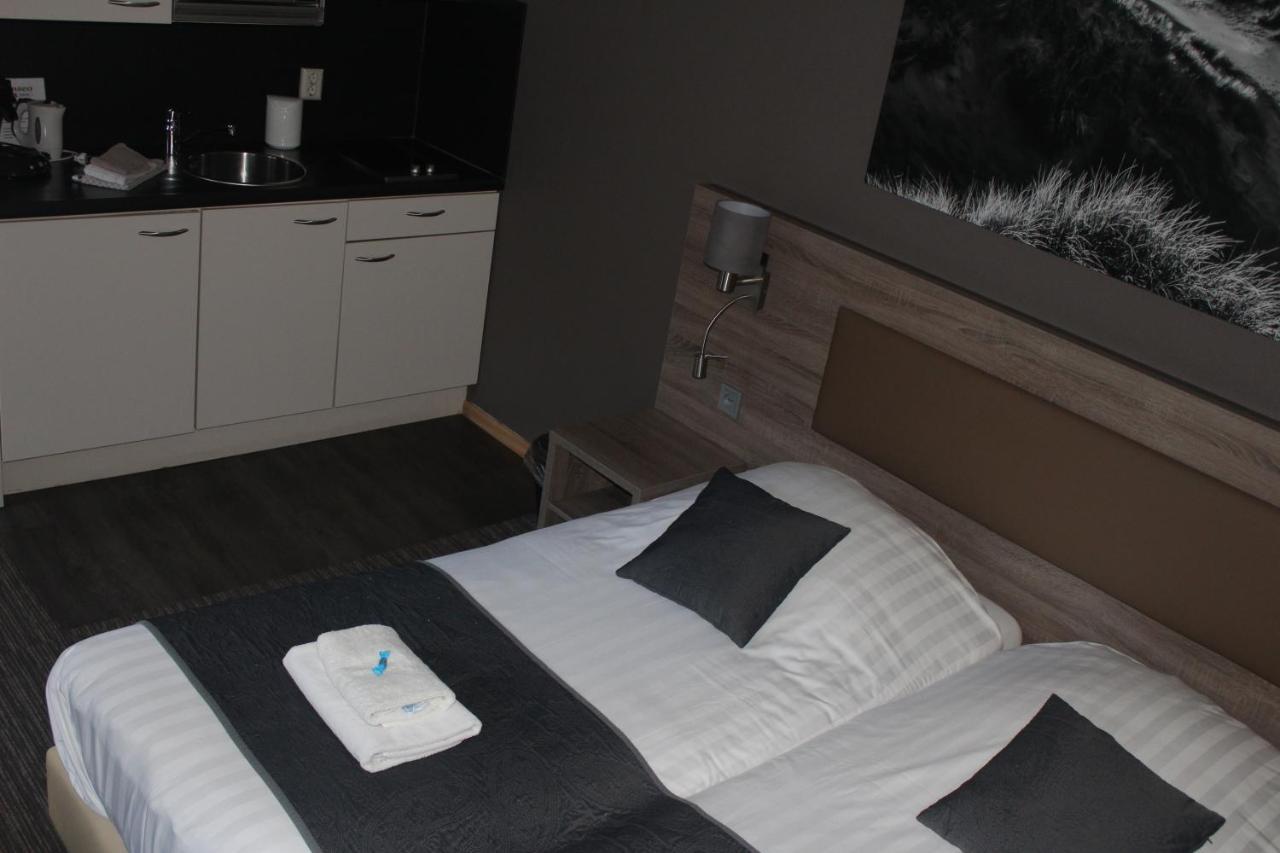 Hotel Restaurant 'T Klokje レーネスセ エクステリア 写真