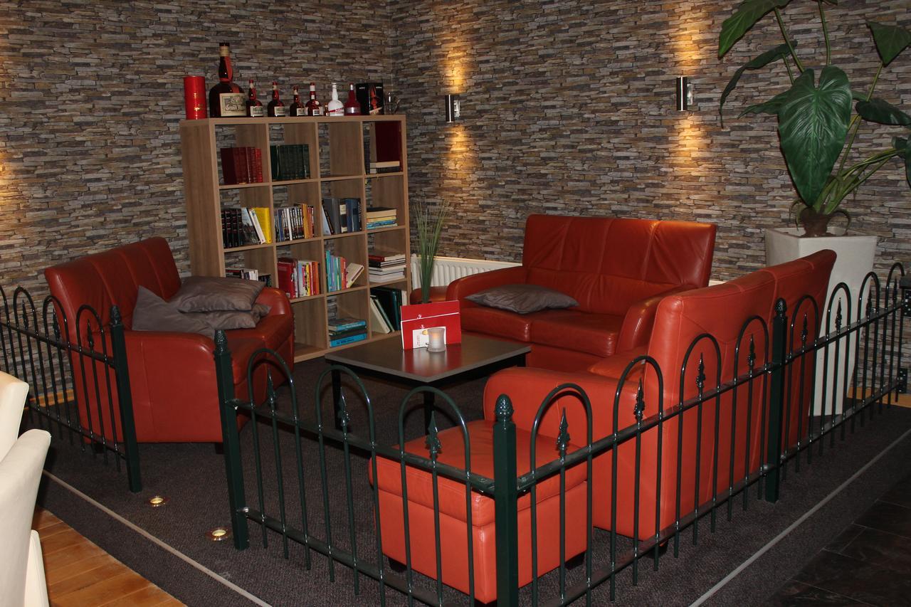 Hotel Restaurant 'T Klokje レーネスセ エクステリア 写真