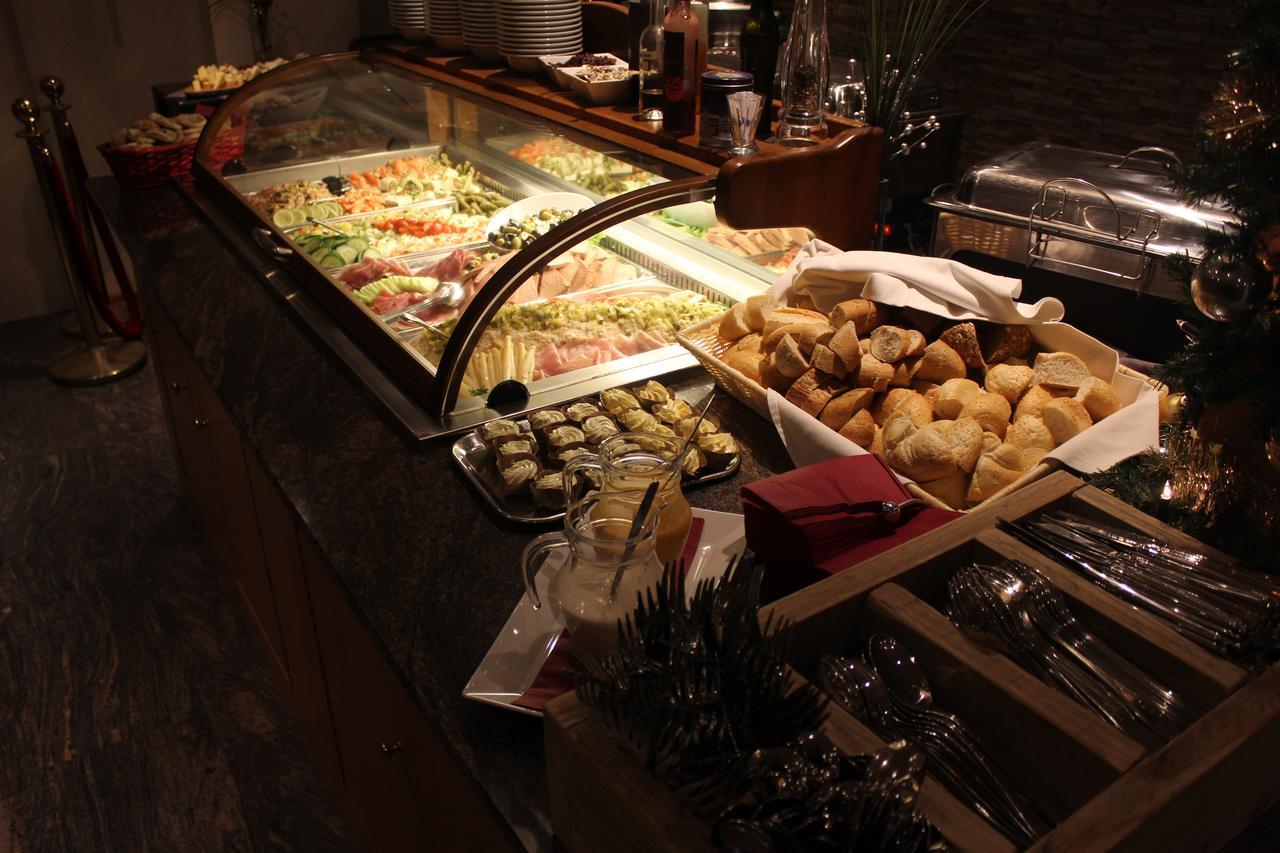 Hotel Restaurant 'T Klokje レーネスセ エクステリア 写真